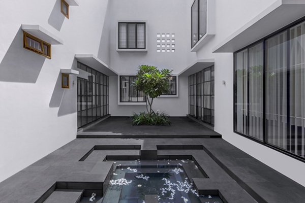 The family and community Courtyard House, Bhilai.